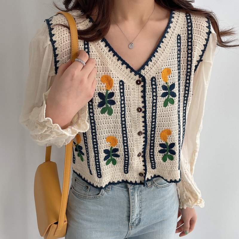 Embroidered Knitted Stitching Shirt