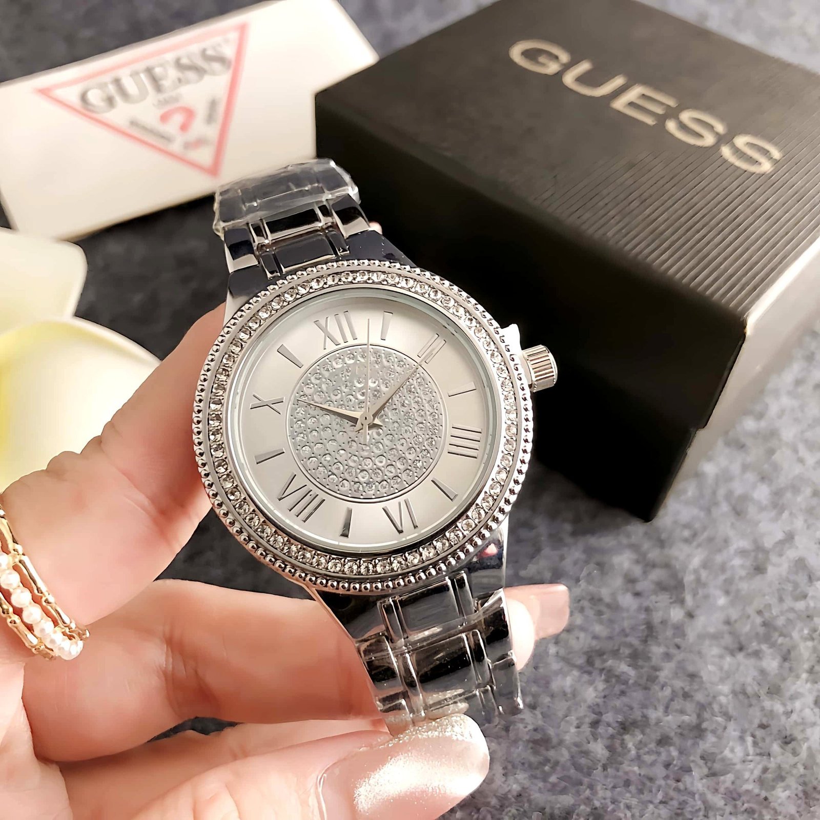Sleek Watch With A Large Dial for Women - Image 6