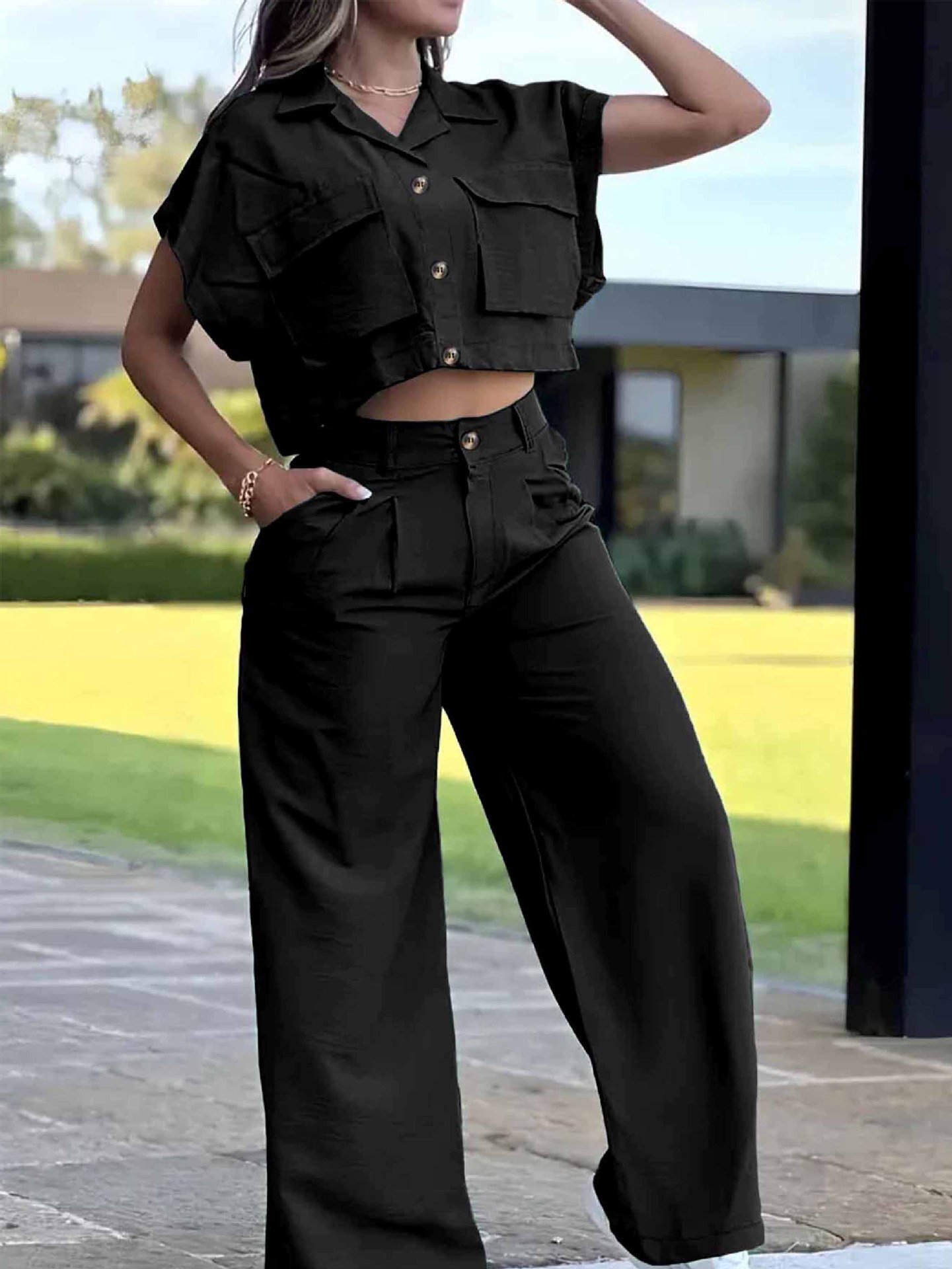 Large-pocket Midriff-baring Top And Utility Pants - Image 3