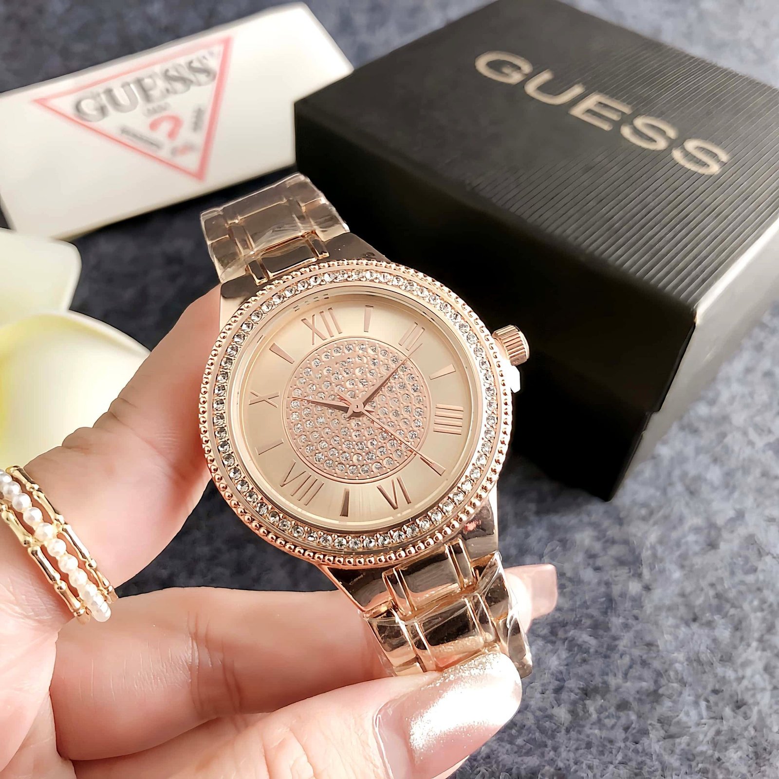 Sleek Watch With A Large Dial for Women - Image 4