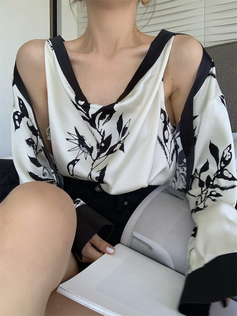 Off-shoulder Floral Shirt - Image 4