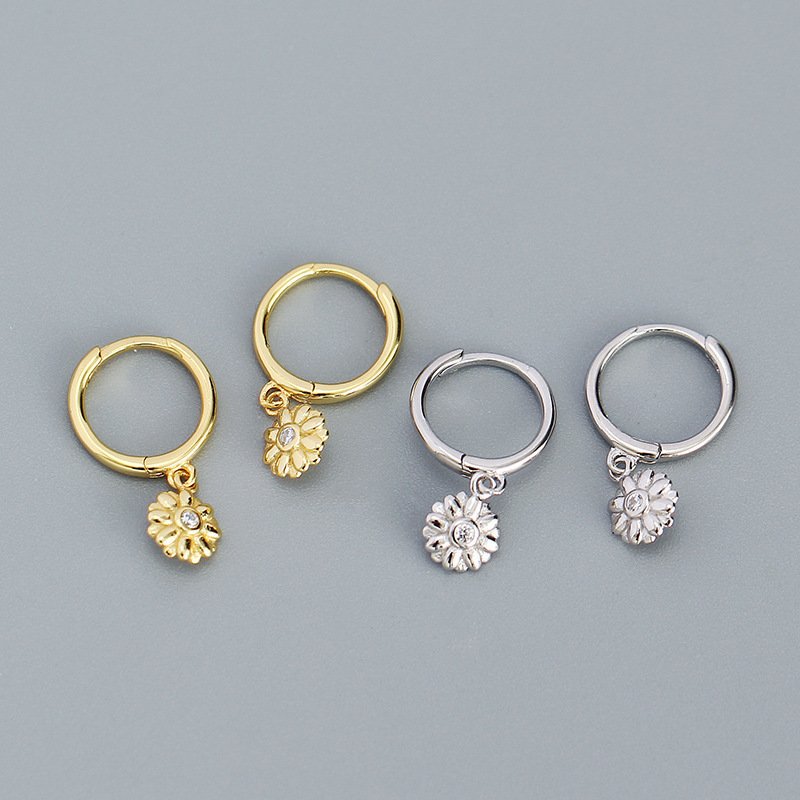 Fashionable And Minimalist Floral Ear Clips For Women - Image 7