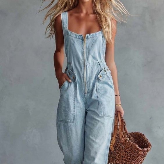 Retro Denim Jumpsuit With A Front Zipper