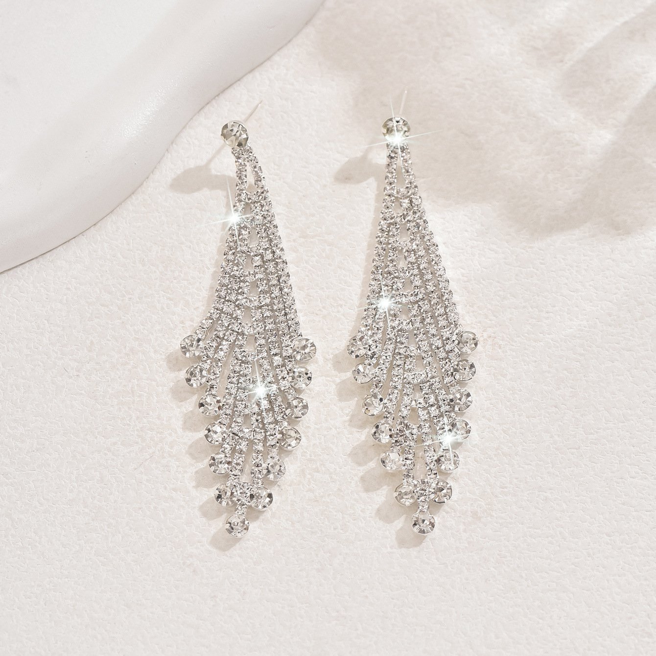 Exaggerated And Dazzling Geometric Rhombus Earrings With Full Rhinestones For Women, Fashionable And High-End Rhinestone Tassel Earrings - Image 3