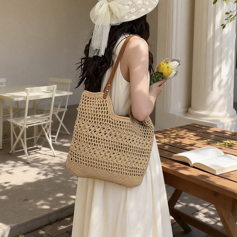 Hollow-out Straw Beach Bag For Seaside Vacations - Image 7