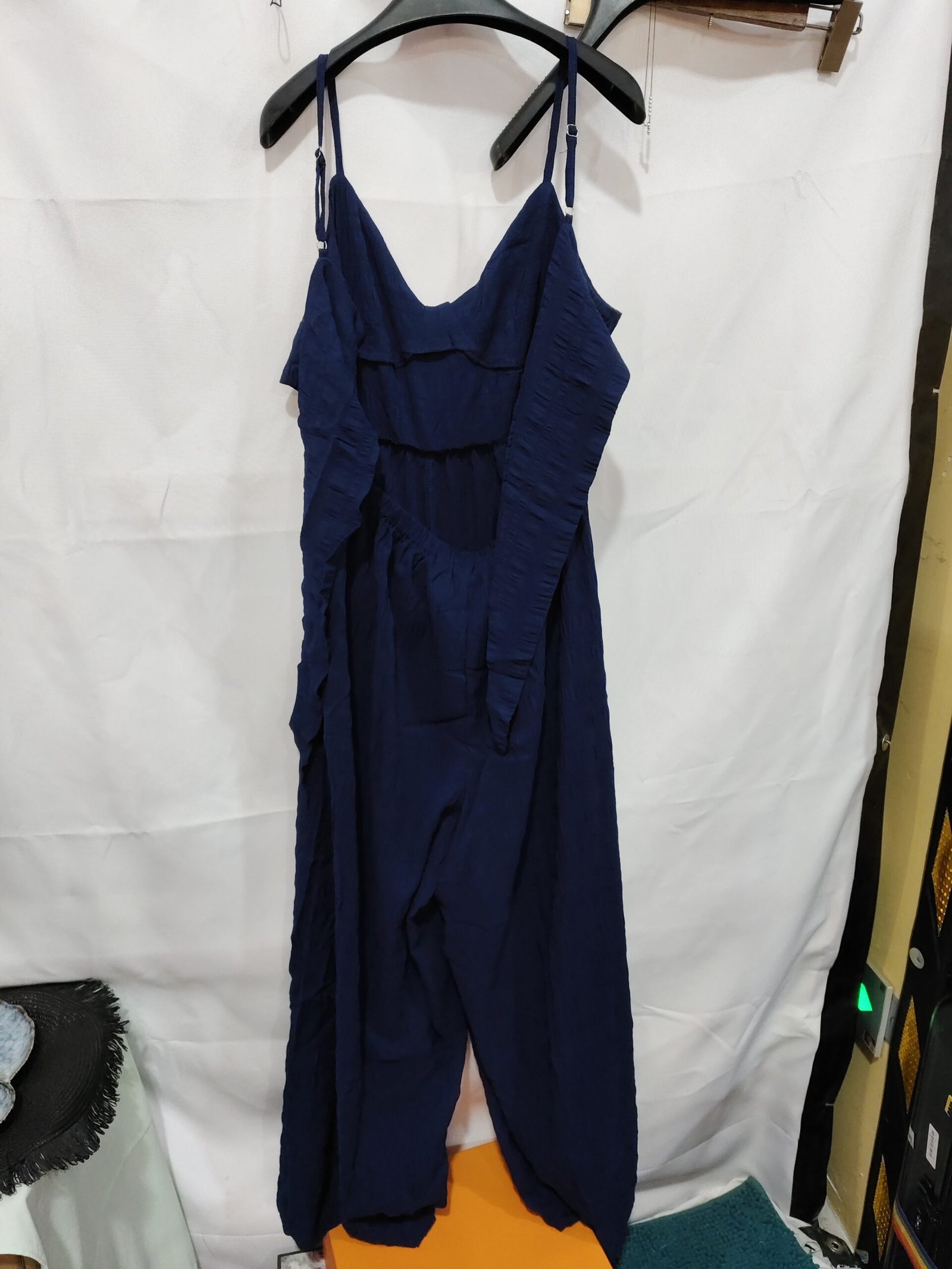 Jumpsuit With Shoulder Straps-Bow Detail On The Back - Image 6