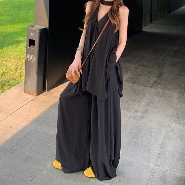 V-neck Halter-Neck Vest And Wide-Leg Pants Two-Piece Set - Image 3