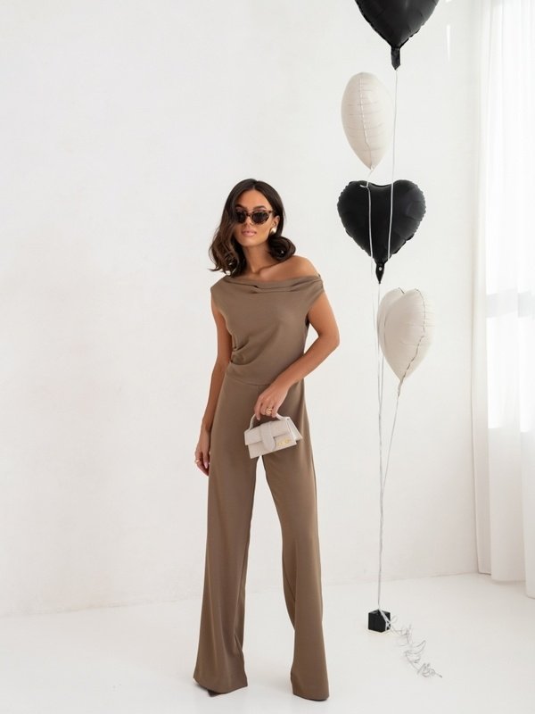 Straight Leg Jumpsuit with Zipper - Image 3