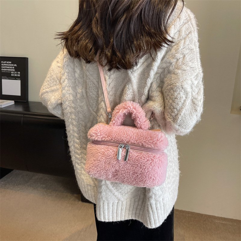 Autumn And Winter Lamb Wool Niche Popular Women's Bags Plush Portable - Image 9