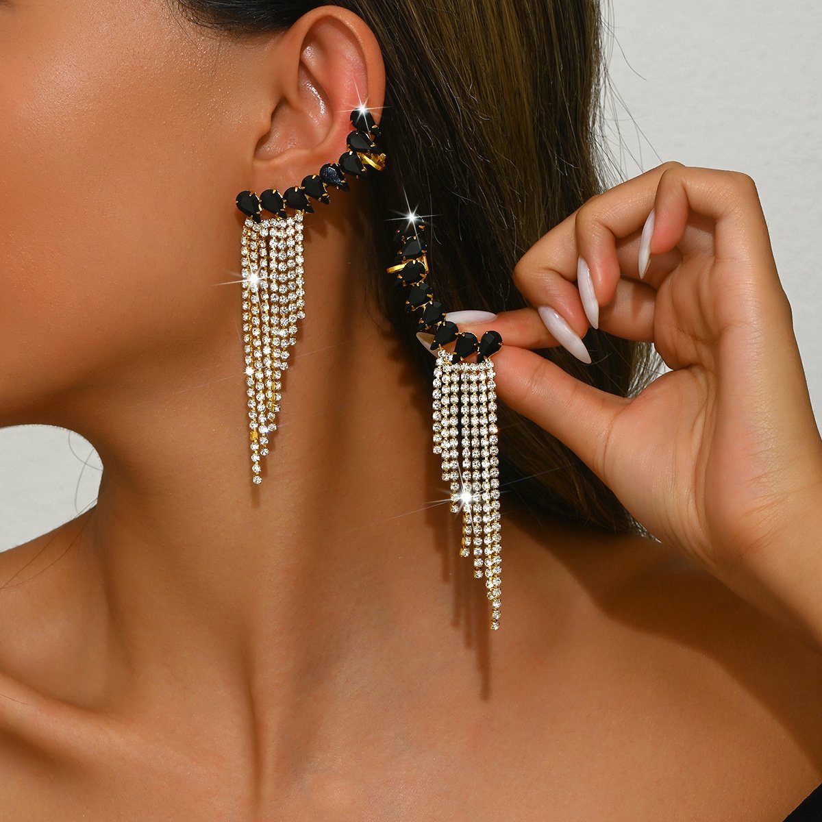 European And American New Fashion Light Luxury High-End Rhinestone Tassel Earrings, Ear Clips, Integrated Earrings, Long Style, Sweet And Cool, Versatile - Image 7