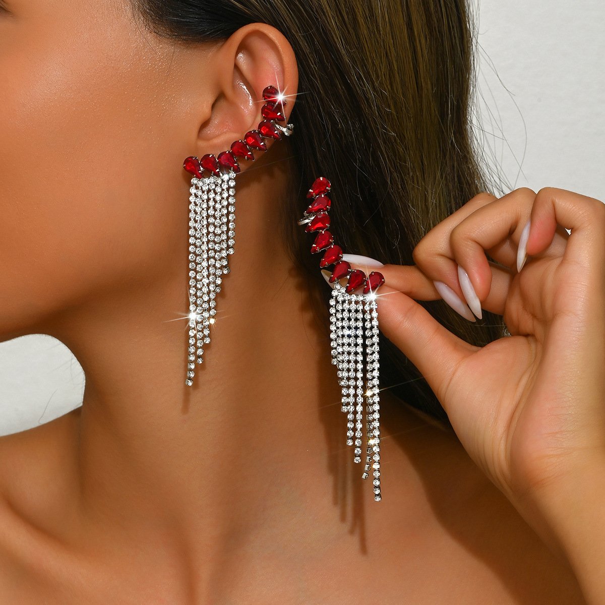 European And American New Fashion Light Luxury High-End Rhinestone Tassel Earrings, Ear Clips, Integrated Earrings, Long Style, Sweet And Cool, Versatile - Image 8