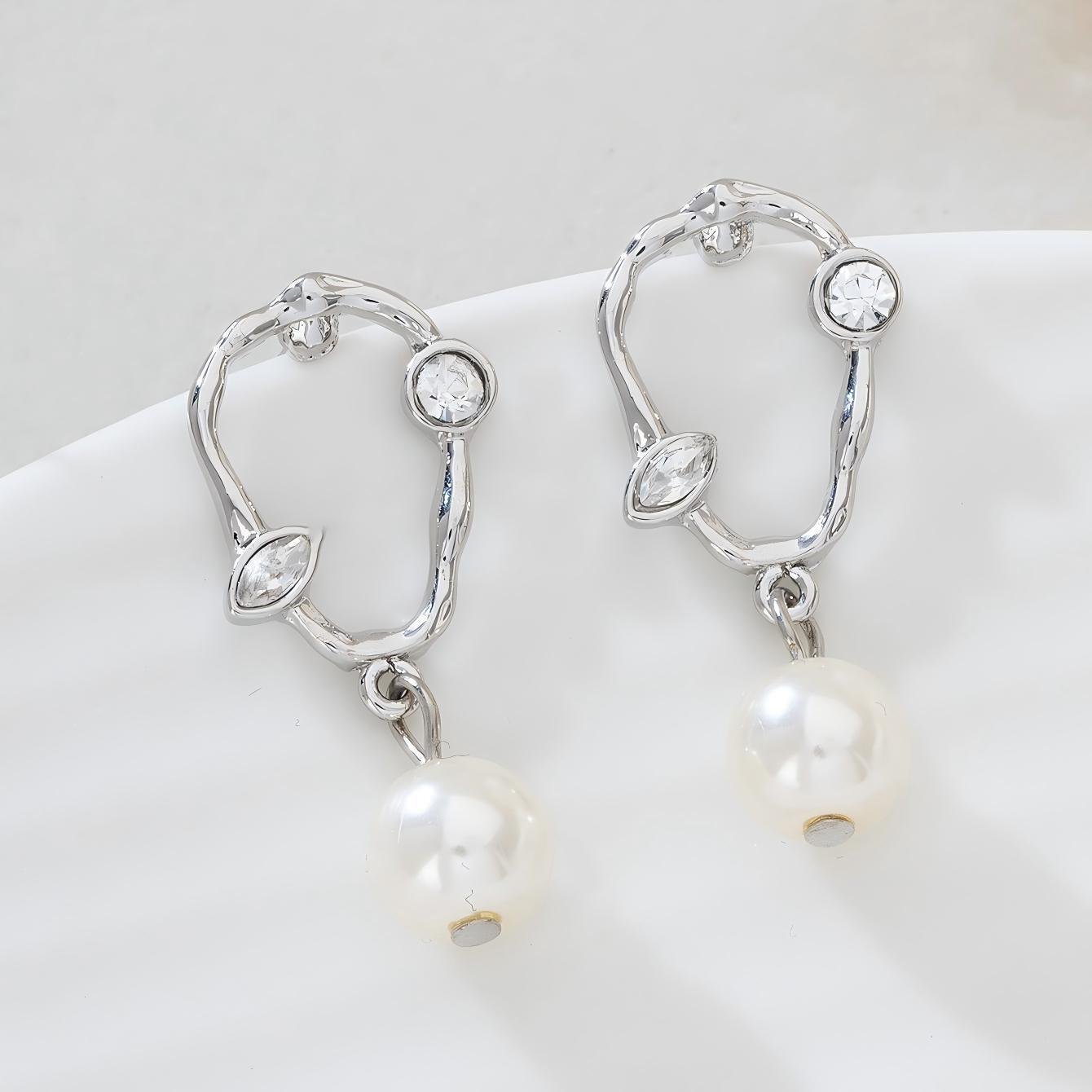 Ins Style Twisted Earrings, Exquisite Rhinestone Pearl Stud Earrings, Versatile Temperament Daily Commute Jewelry For Girls - Image 2
