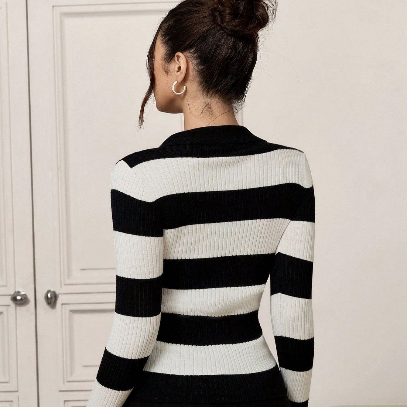 Pullover Knit Sweater With Long Sleeves - Image 4
