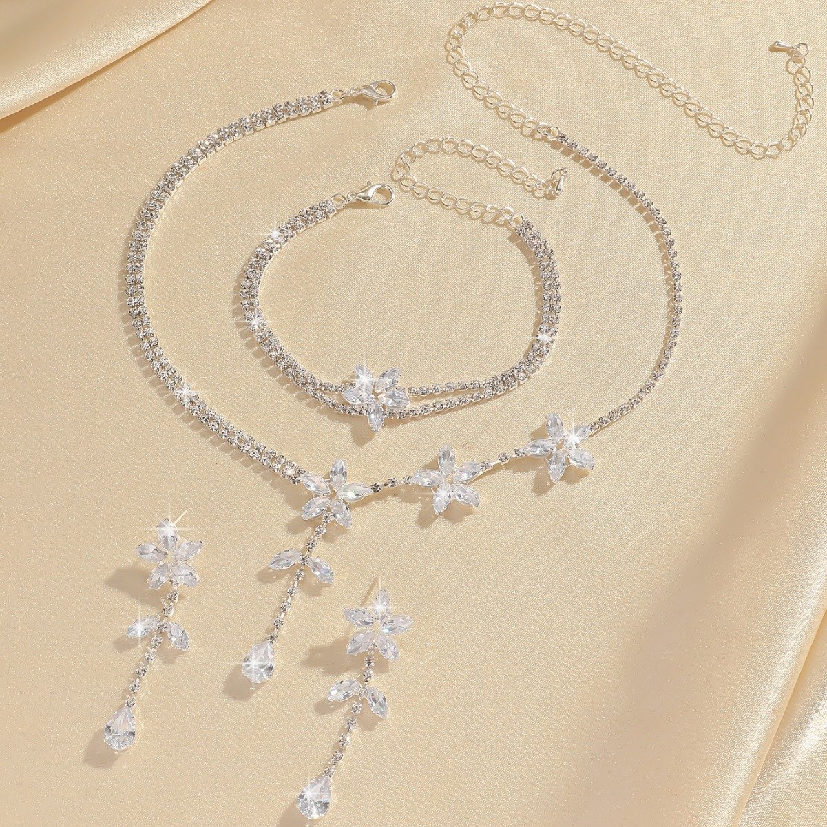 Silver Floral Leaf Cubic Zirconia 3Pcs Jewelry Set, Delicate V Necklace Long Drop Earrings Bracelet, Elegant Bridal Evening Party Accessories For European Spanish Women - Image 3