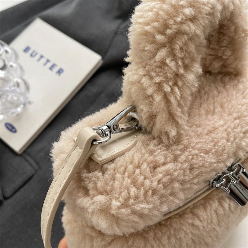 Autumn And Winter Lamb Wool Niche Popular Women's Bags Plush Portable - Image 4