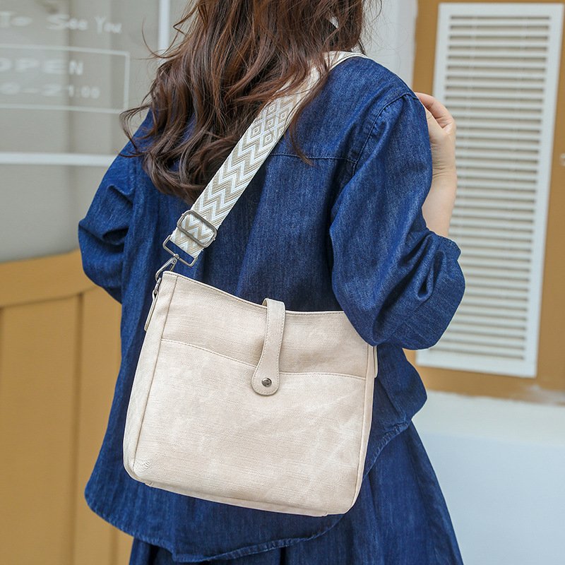 Summer Niche Textured Underarm Bags - Image 3