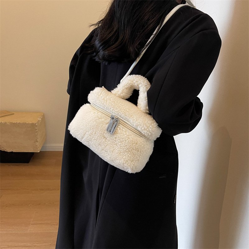 Autumn And Winter Lamb Wool Niche Popular Women's Bags Plush Portable - Image 2